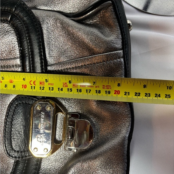 B. Makowsky Women’s Orchard Flap Shoulder Bag - Picture 14 of 15